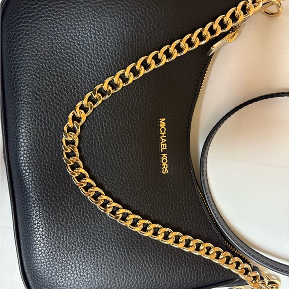 Michael Kors Black Shoulder Bag with Gold Chain - Picture 2 of 4